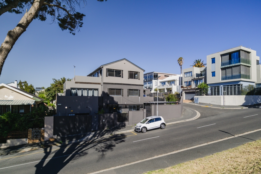 6 Bedroom Property for Sale in Vredehoek Western Cape